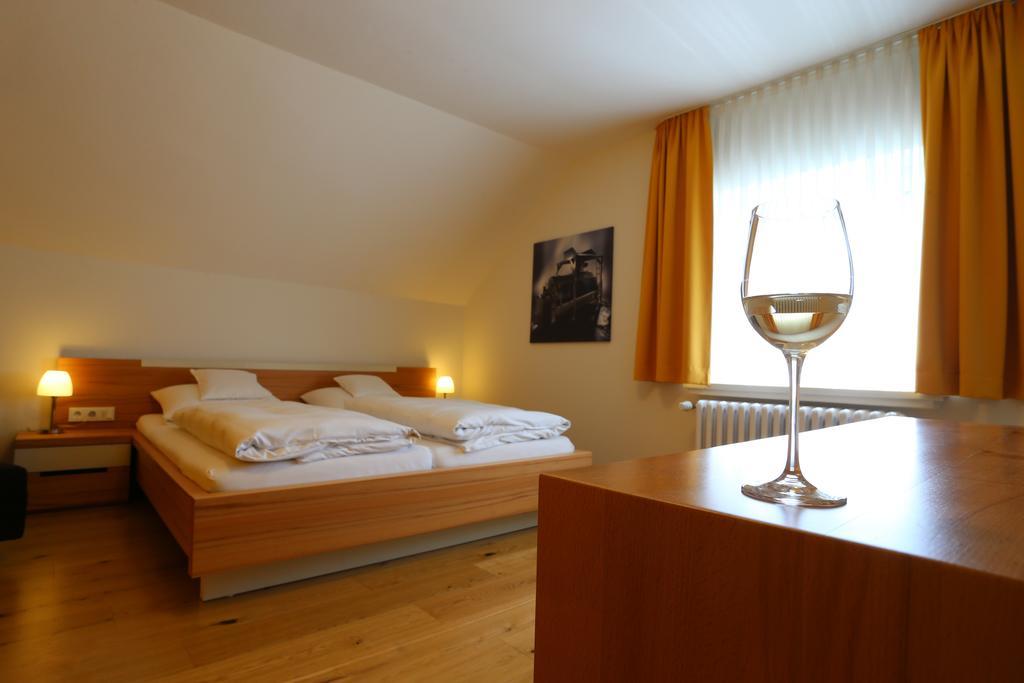 Ernst Clüsserath Weingut&weinhotelchen Gasthof Trittenheim